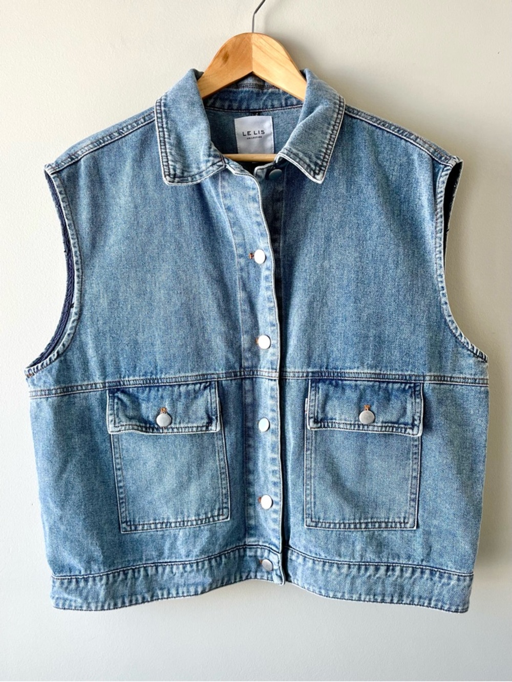 Le Lis Blue Denim Button-Front Vest with Flame Design on Back Size Small Western
